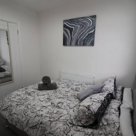 Cosy Two Bedroom First Floor Apartment Birmingham Exterior foto