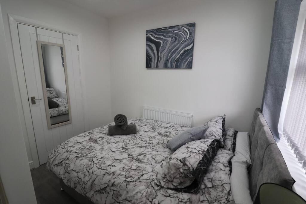 Cosy Two Bedroom First Floor Apartment Birmingham Exterior foto