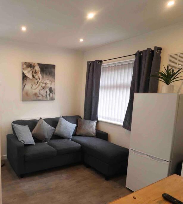 Cosy Two Bedroom First Floor Apartment Birmingham Exterior foto